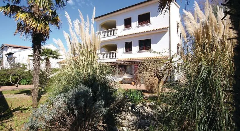 3 Bedroom Awesome Apartment In Μεντουλίν 0*,  Κροατία