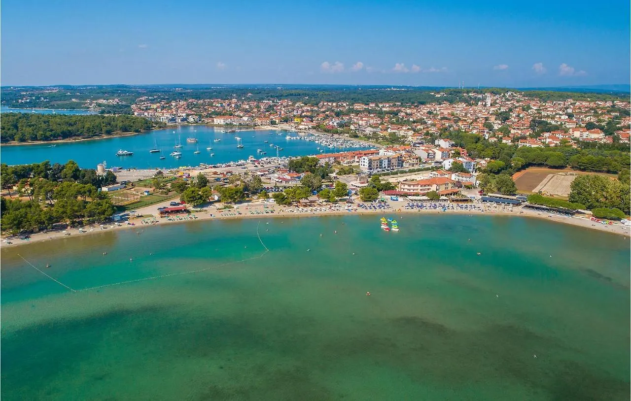 3 Bedroom Awesome Apartment In Μεντουλίν