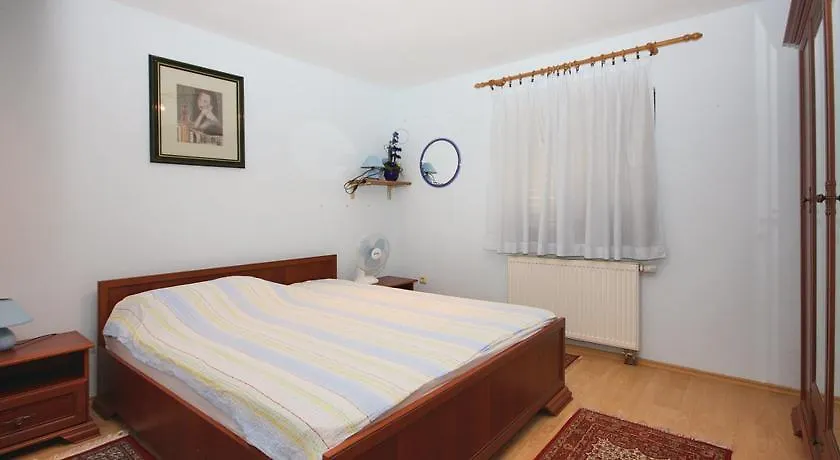 3 Bedroom Awesome Apartment In Μεντουλίν Κροατία