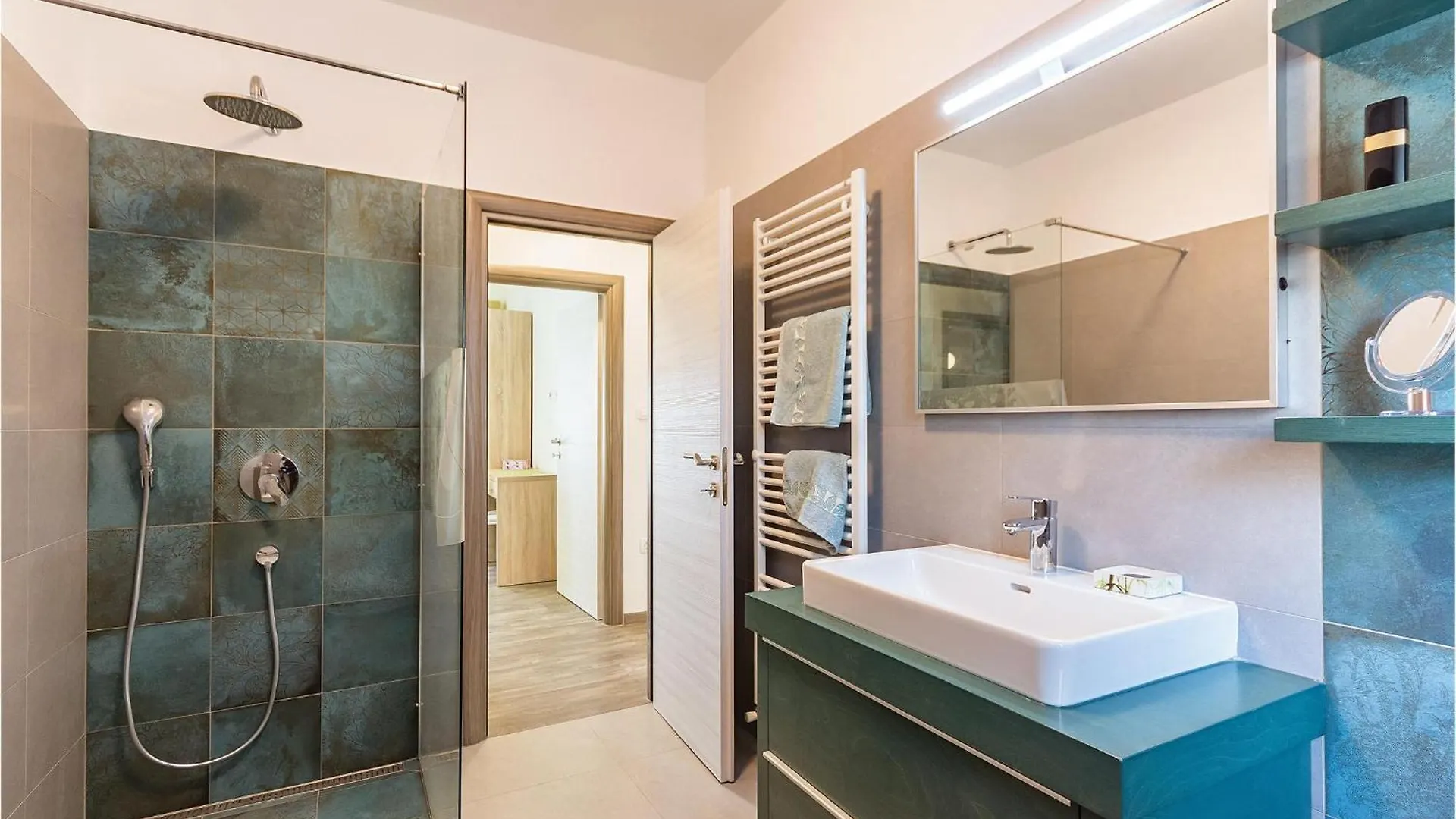 3 Bedroom Awesome Apartment In Μεντουλίν
