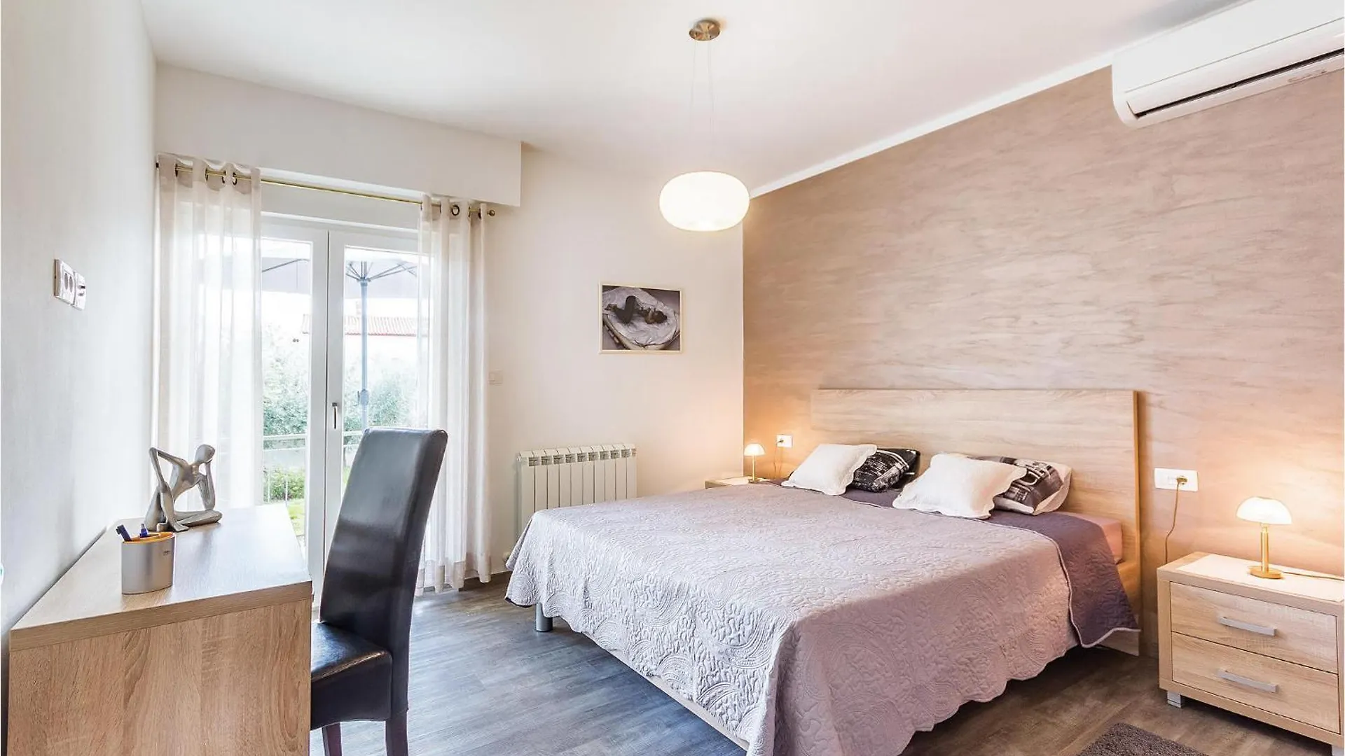3 Bedroom Awesome Apartment In Μεντουλίν