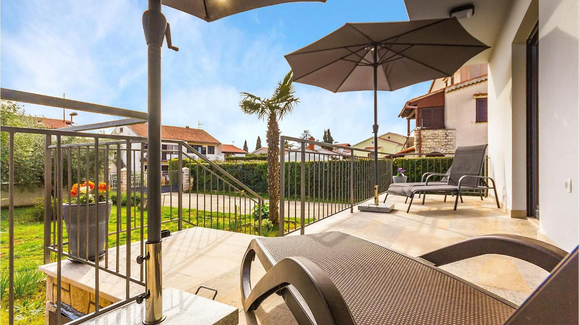 3 Bedroom Awesome Apartment In Μεντουλίν