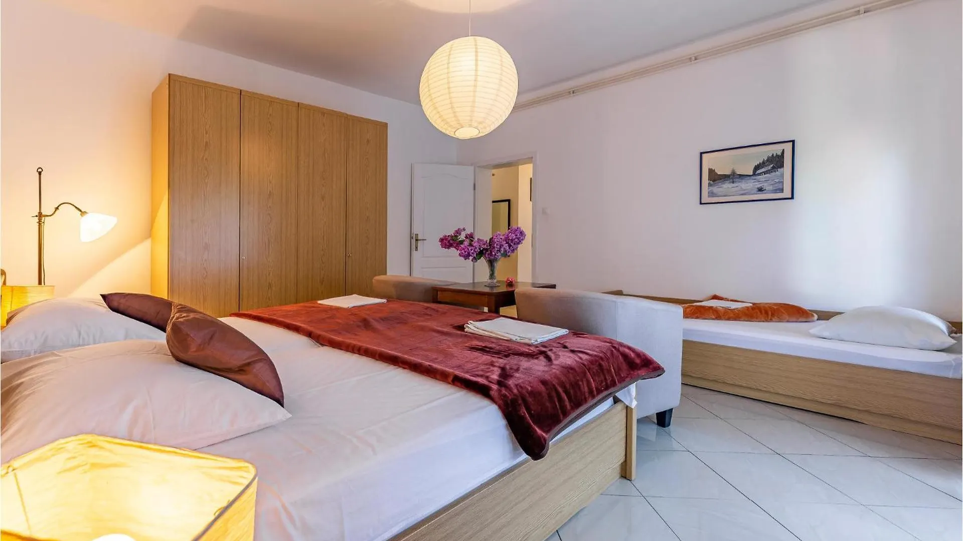 3 Bedroom Awesome Apartment In Μεντουλίν
