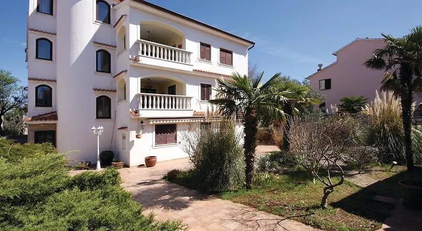 3 Bedroom Awesome Apartment In Μεντουλίν Κροατία